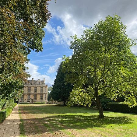 The Hall Guest House Bradford-On-Avon Bagian luar foto