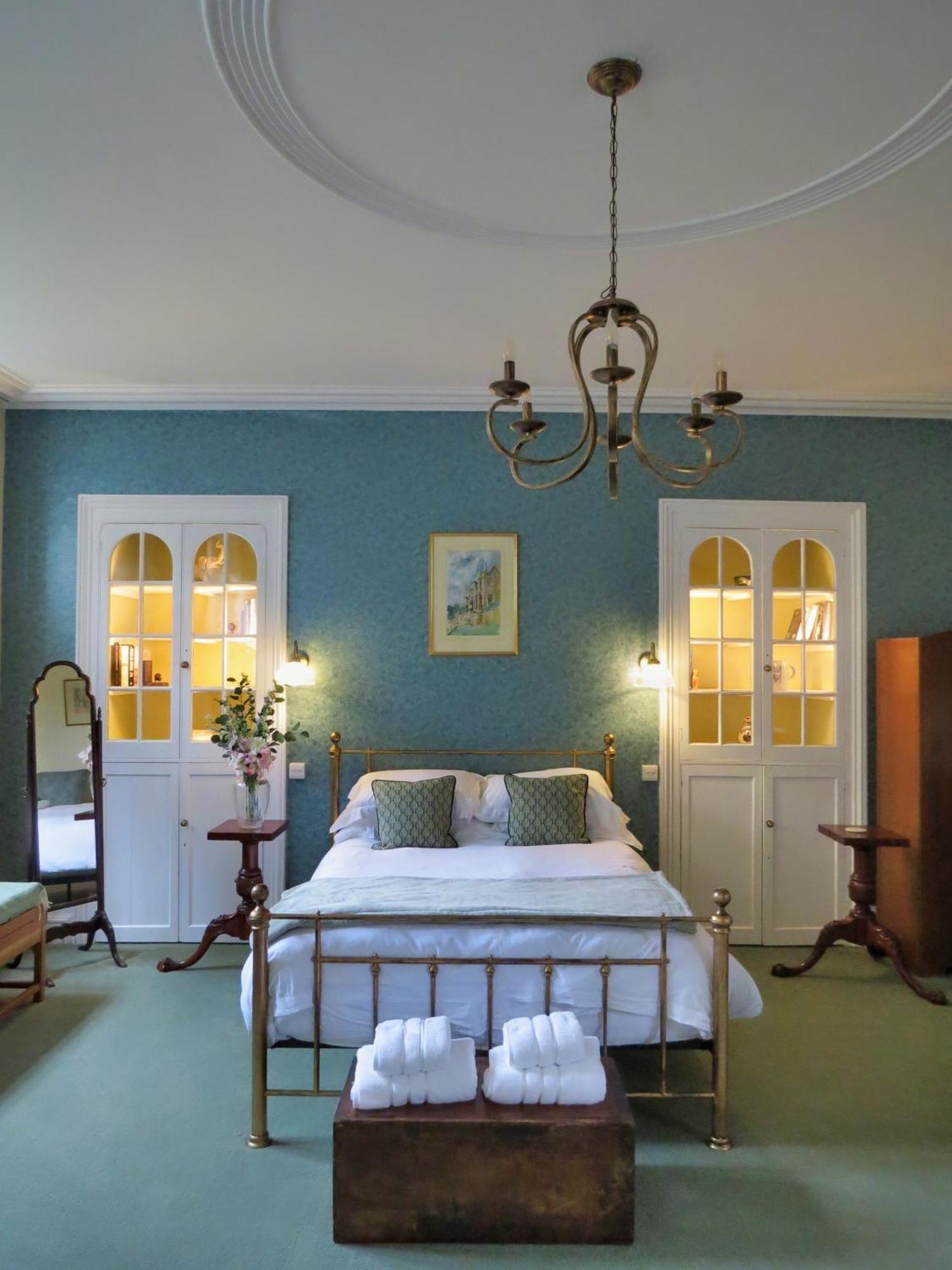 The Hall - Historic Grade I-Listed Jacobean Mansion Bradford-On-Avon Bagian luar foto