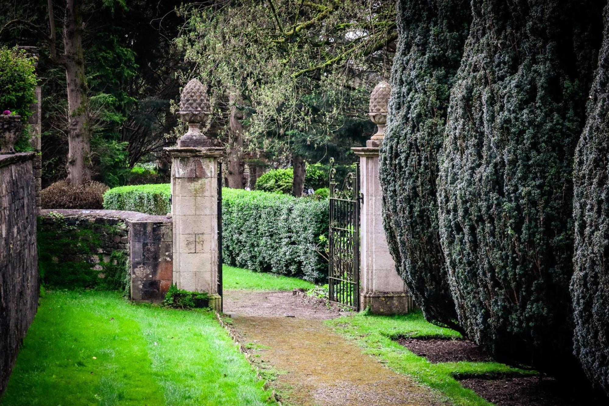 The Hall - Historic Grade I-Listed Jacobean Mansion Bradford-On-Avon Bagian luar foto