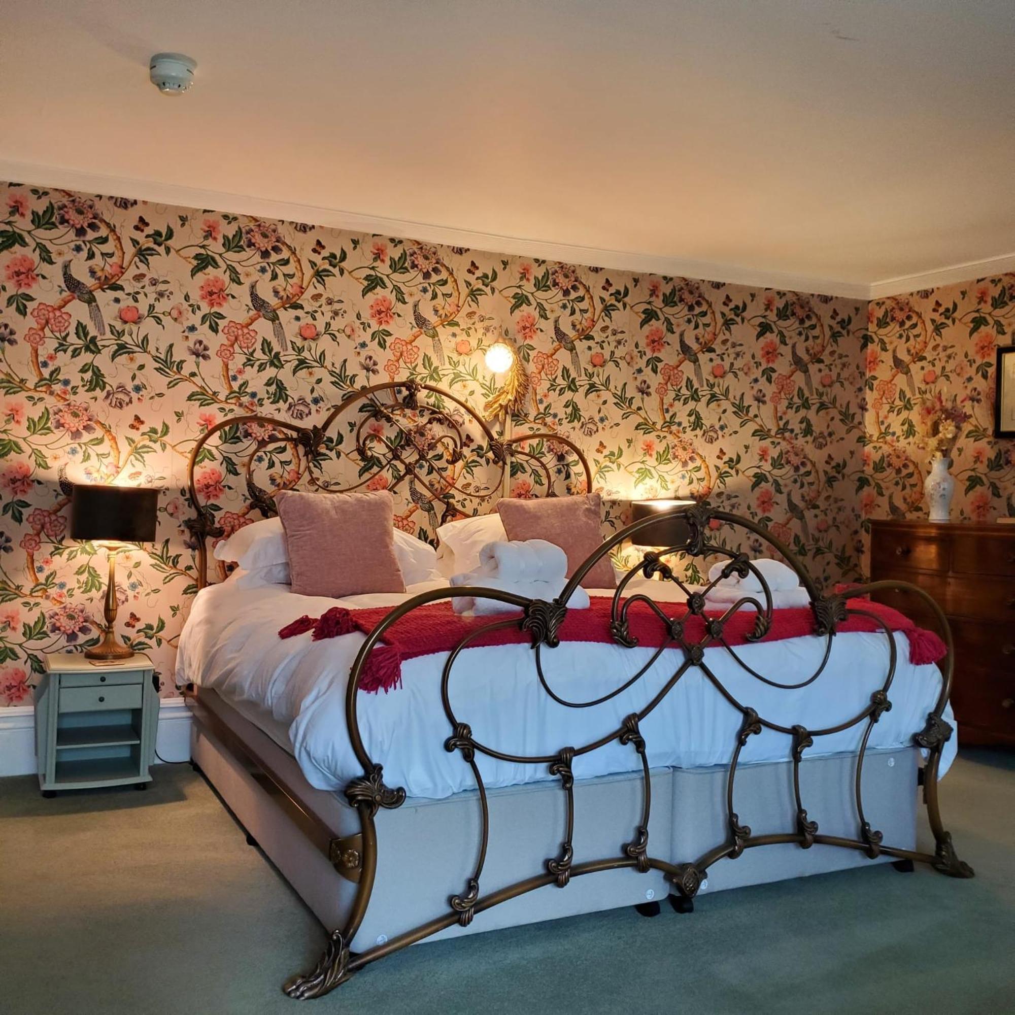 The Hall - Historic Grade I-Listed Jacobean Mansion Bradford-On-Avon Bagian luar foto